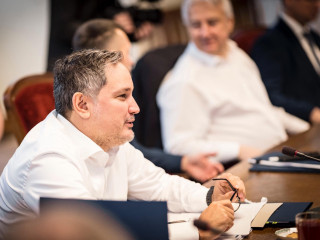 Két nagybank ügyfelei is kezdhetnek aggódni?