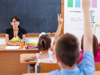 Alig ért véget az iskola, máris ezer felett a tanári álláshirdetések száma
