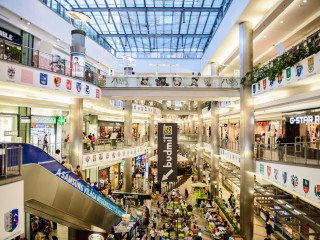 Most indul az igazi roham a magyar üzletekben