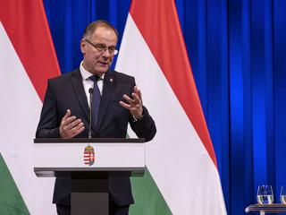 Kormányátalakítás: Navracsics Tibor lehet a nyertese, Gulyás Gergely a vesztese Orbán Viktor terveinek