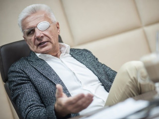 „Az egészségügy elsorvasztása sunyi és aljas módja a népirtásnak” – jelentette ki Felföldi József 