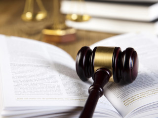 Aggasztó folyamat: az élen jár Magyarország a jogállamiság leépítésében 