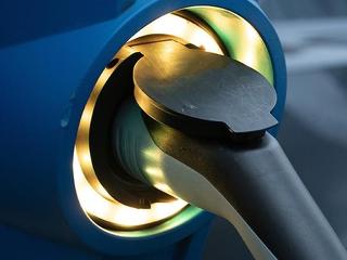 Benzin, gázolaj kontra villanyszámla: meglepő dologra lehetnek képesek a villanyautók