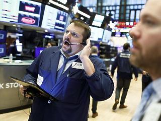 Padlón a forint, pánikban a befektetők - mikor avatkozik be a kormány?