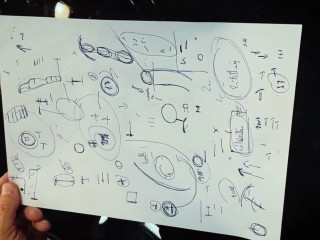 Engedélyt adott: mégis lehet Orbán-firkás pólót gyártani