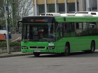 Bevásárlótáskában vitte a 900 ezer euró készpénzt a pécsi buszbotrány főszereplője