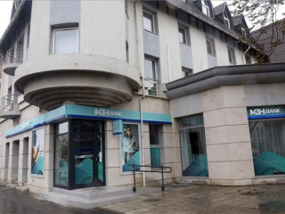 Vitték mint a cukrot az MBH Bank részvényeit