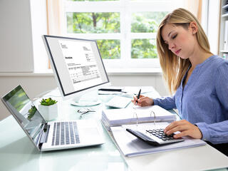 Aki továbbra is kevesebbet akar fizetni a nőknek, készüljön fel a bukásra