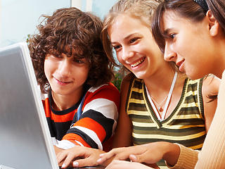 Koronavírus: Szerdán nyitnak a virtuális tantermek - nincs tanítási szünet