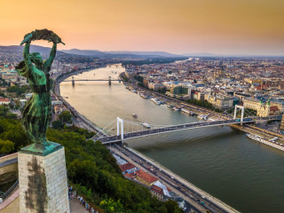 Valójában ezért Budapesten tárgyal Trump és Putyin a békéről?