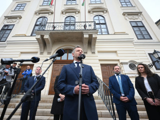Idegenvezetést tartott Magyar Péter a Karmelitában