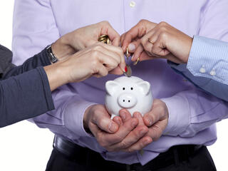 Baljós árnyak után új remény csillant: a fiatalok egyre jobban kezelik a pénzt