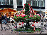 Karácsonyi vásár a Vörösmarty téren