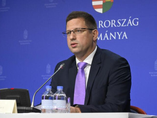 Utoljára állt ki a választások előtt Gulyás Gergely – ez volt a Kormányinfó