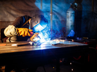 Itthon: filippínókat kell megtanítani hegeszteni, akkora a baj