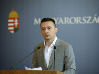 Rogán Antal a választások előtt hozott új rendeletet a titkosszolgálati dolgozóknak