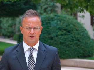 Szijjártó Péter rendkívüli kormányzati döntést jelentett be Ukrajnáról