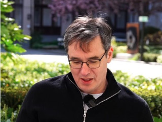 Karácsony Gergely: A Költészet Napján vár a versvillamos