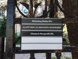 Mészáros Lőrinc Andrássy úti villáján egyelőre nem kell lecserélni a névtáblát