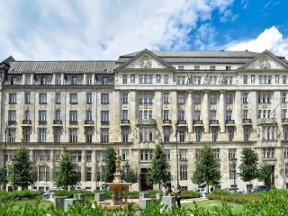 Milliárdokkal olcsóbban passzolnák el Nagy Márton minisztériumának épületét