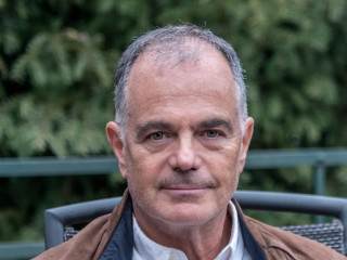 Trump védőpajzsából lesz pénz a 14. havi nyugdíjra? Ma délután Simor András lesz a Klasszis KLub Live-ban