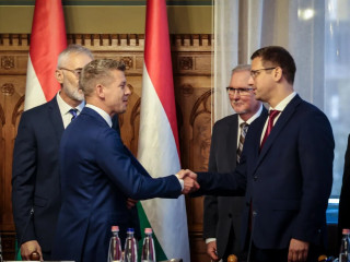 Magyar Péter és Gulyás Gergely is fontos bejelentést tett