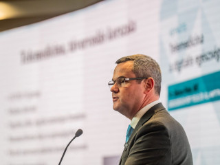 Elszakadt a cérna Takács Péternél