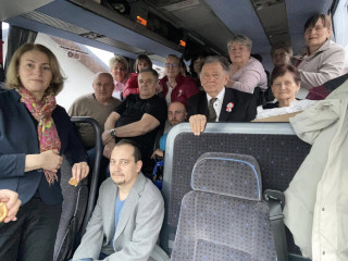 Buszokkal hozzák a vidéki fideszeseket Orbán Viktor beszédére