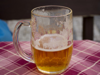 Küzdelem a túlélésért és a törvénysértések ellen: újrahabosítják a hazai söréletet