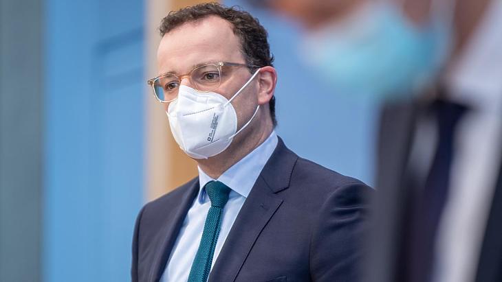 Jens Spahn német egészségügyi miniszter is a szigorítások mellett érvelt (fotó:zdf.de)