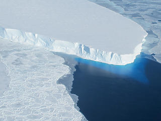 A tenger fenekére épített falak tarthatják egyben a szétolvadó sarkvidékeket