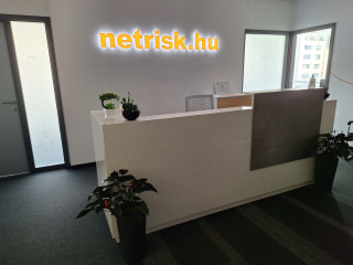 Új termékekkel rukkol elő a Netrisk.hu