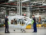 Ők kiharcolták: akár 30 százalékkal is többet kereshetnek jövőre a Mercedes magyar dolgozói