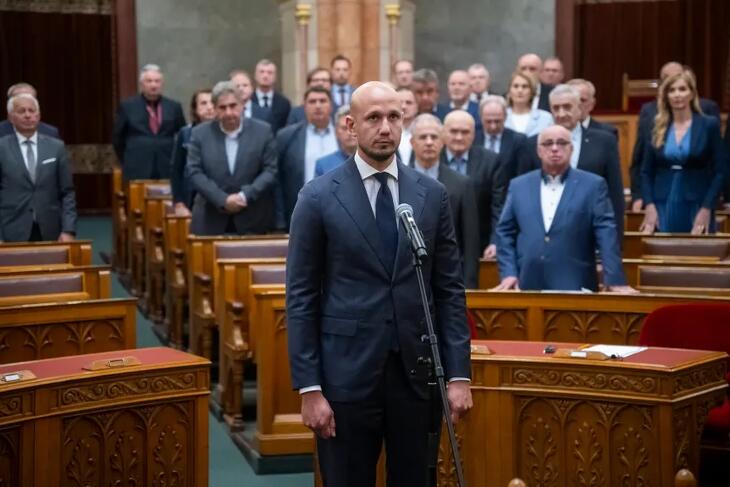 Rónai Sándor letette esküjét, a hazát szolgálja