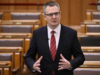 Megszűnik a papír alapú TB-kiskönyv
