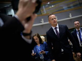 Szijjártó Péter Brüsszelbe megy, és megmondja a magáét