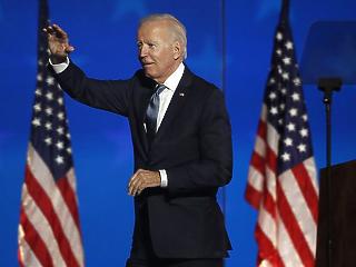 Kegyetlen ütéseket kapott Biden, de felállt a padlóról  