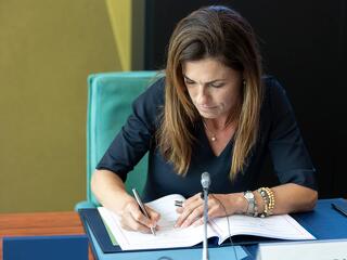 Ki nem találja, mibe vágja a fejszét Varga Judit
