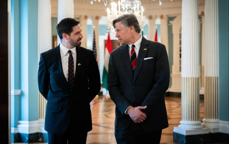 Magyar Levente, a Külgazdasági és Külügyminisztérium parlamenti államtitkára és Christopher Landau amerikai külügyminiszter-helyettes Washingtonban 2025. április 24-én