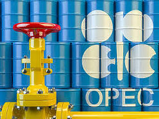 Rendkívüli ülést jelentett be az OPEC, egyből emelkedni kezdett az olajár