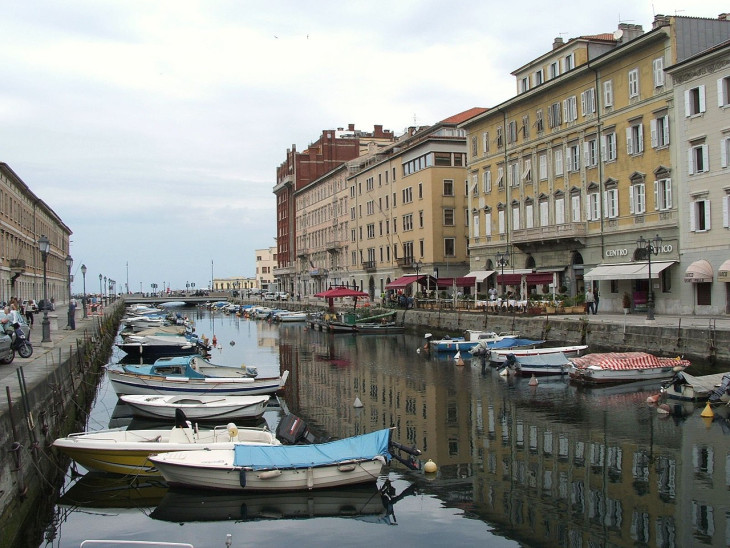 A trieszti Canal Grande csak kisebb hajókat vár
