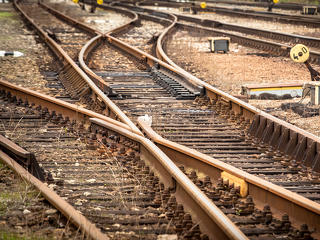 Titkolózó magyar befektetők is vannak a spanyol vasúti cég felvásárlására készülők között