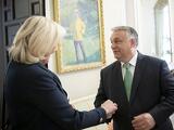 Orbán Viktor karjaiba vetheti magát Marine Le Pen az elvesztett választás után
