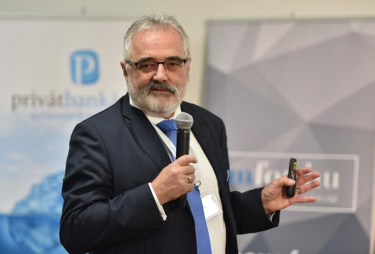 Négy év után távozik Bugár Csaba 