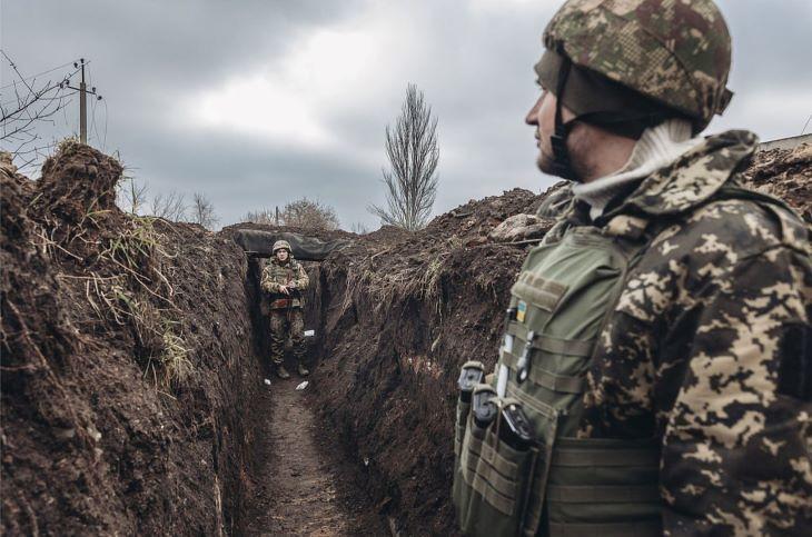 Ukrán lövészárok egy rövid tűzszünet idején. Fotó: Volodimir Zelenszkij/Facebook