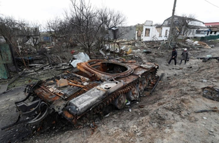 Az oroszok állítólag a szárazfödi haderejük harmadát elvesztették már. Fotó: MTI/EPA/Szerhij Dolzsenko MTI/EPA/Szerhij Dolzsenko 