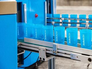 Szenvedést és bizonytalanságot ígérnek a profik a világnak