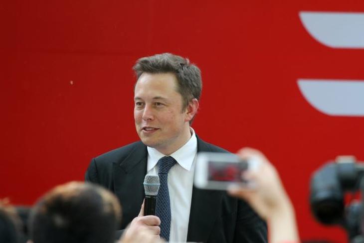 Elon Musk több olyan iparágban is megjelent, ahol nagyobb változásokra volt szükség. Fotó: Depositphotos