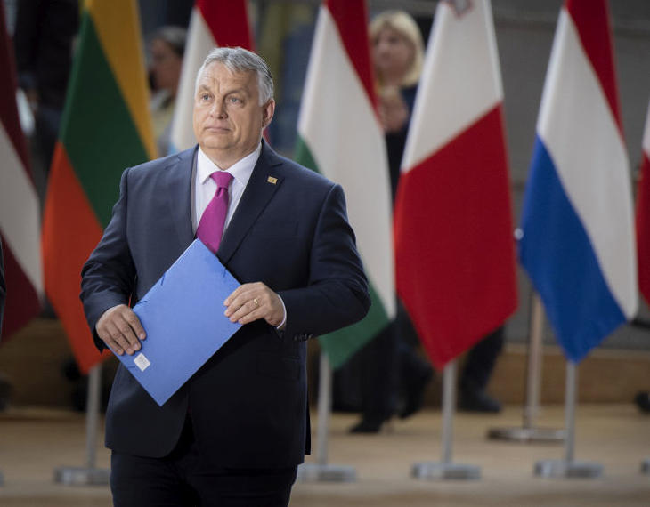 Orbán Viktor miniszterelnök érkezik az Európai Tanács kétnapos rendkívüli ülésére Brüsszelben 2022. május 30-án. Fotó: MTI/Miniszterelnöki Sajtóiroda/Fischer Zoltán