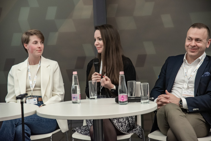 Szabó-Molnár Csilla szerint az idősebb kollégák egyfajta minőségbiztosítást várnak el a fenntarthatósági projekteknél